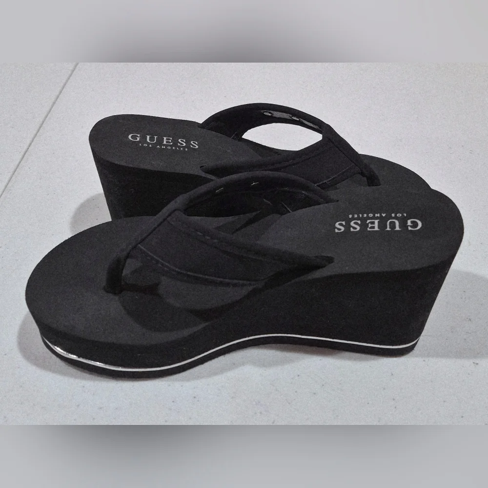*NWOT* Guess Black Platform Sandals with Silver Charm - 5M - Picture 2 of 5